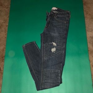 AMAZING CONDITION RIPPED SKINNY JEANS!!